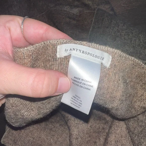 Anthropologie Clara cozy square scarf in neutral - Picture 3 of 6